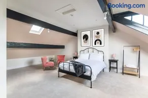 Stunning Skipton House by Yorksha Property - Image 3
