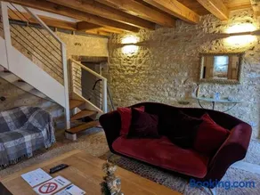 Gîte authentique avec cheminée, terrasse et WiFi en Charente - Image 3