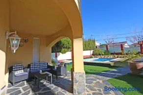 House with Pool and Sea Views - Image 1
