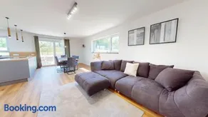 Homely Stay Greenfield Residence - 2BR House with Private Garden & 2,5 Bathrooms - Image 1