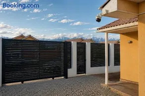 Casa Nueva con Amplio Estacionamiento Privado 3D 2B - Image 2