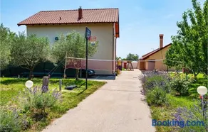 Five-Bedroom Holiday Home In Suhovare - Image 2
