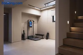 Villa Paradise - Spacious Retreat with Facilities Near Town - Image 2