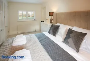 Chapel house - Image 2