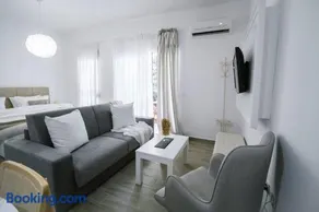 Luxury Central Studio - Image 2