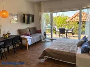 WhiteHouse Brodarica STUDIO apartments - close to Beach with Restaurant - Image 3