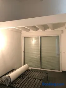 Appartement récent, proche centre ancien - Image 2