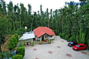 Hazel Retreat - Full Home & Coffee Estate - Image 2