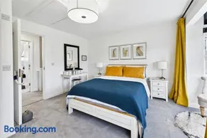 Casa ideal para familias con jardín | Vistas al jardín - Image 4