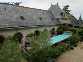 GITE LONGERE DE 15 PERSONNES AU CHATEAU DE JALLANGES VOUVRAY - Image 2