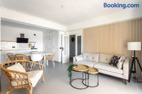 Luxe 6 pers strand app met zeezicht en zwembad Arenal Beach - Image 3