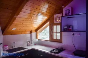 Vedanta Oneness Luxury Homestay Chamba Balcony Bonfire River - Image 3