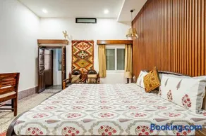 The Bloom Balconies- Cozy Living Above - Image 1