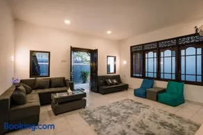 Hawaiian Beach House - Image 3