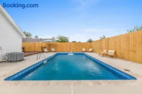 3 Min to Casino with Pool and Hot Tub - Image 2