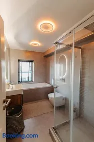 Neues Modernes Apartment, 3 Zimmer, 7 Betten, Küche, 1,5 Badezimmer - Image 5