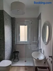 Modern and comfortable near the subway - Image 3
