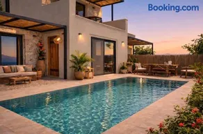 Hilaritas Sea View Suites - Image 1