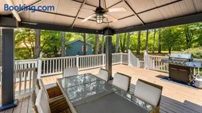 Lake Anna 3BR with Pool - Fire Pit & Cabana - Image 3