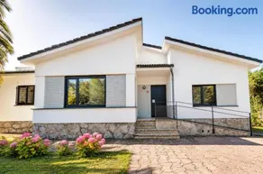 Espectacular casa en la playa de Berria - Image 1