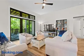Indigo Meadow at the Ridge by Simple Life Rentals - Image 1
