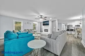 Ranch Style Luxe Game Room & Fire Pit Free Wi-Fi - Image 4