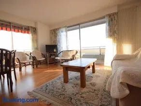Appartement spacieux avec vue sur lac à Évian-les-Bains - Image 1