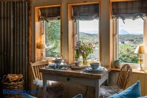 Luxury self catering 1 bed cottage with log burner - Image 2