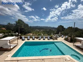 Beautiful Villa Rafaella - Image 2