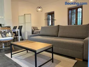Villa Marta loft diáfano con jardín y aparcamiento en Villa histórica - Image 2