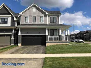 Large 5 Bedroom Newly Built Home Sleeps 12 Persons - Image 3