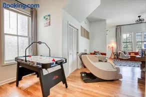 The Fun House - Parking - 2 King Bed, Massage Chair - Image 2