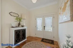 Historic Vibes, Modern Comfort - Image 5