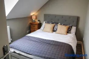 Queensgate Holiday Cottage Beverley with Parking - Image 2