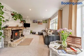 3 Bed in Timsbury oc-h29584 - Image 1