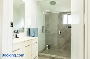Mooloolaba Beach Home - Image 3