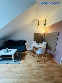 Gemütliche Dachgeschosswohnung -Waldstraßenviertel Leipzig - Image 1