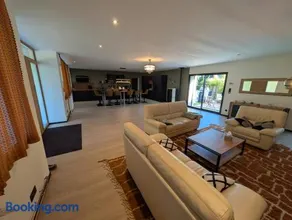 Maison entière, 5 couchages, avec grand espace salon cuisine de 80m2 à quelques minutes des plages de la Dordogne - Image 1
