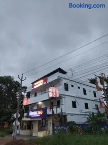 Sarovaram Lodge Near Government Medical College Parippally - Image 3