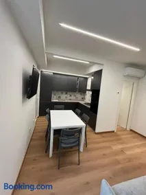 mama house - Image 1