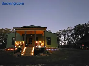 Luxury Barndominium Private Woodland Getaway! - Image 3