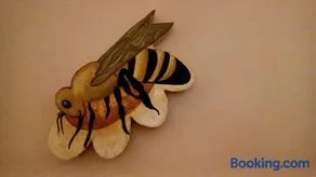 Room "honeybee" in a neoclassical house - Image 2