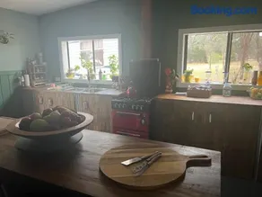 5 Star Off Grid Farm Retreat - Image 4