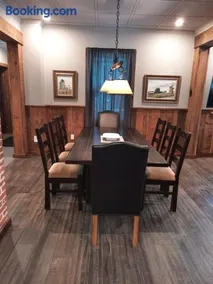 Domaine d'exception, spacieux chalet pour grande famille ou entre amis - SPA 10 places, foyer ext, bord de rivière, plage privée et plus - Image 3