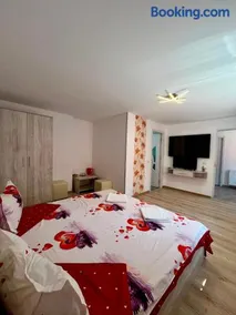 Calypso Rooms - Image 3