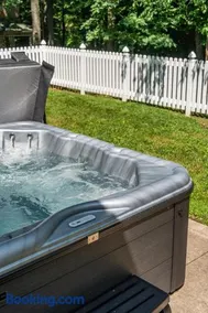 Robin Crest with Hot Tub - Image 2