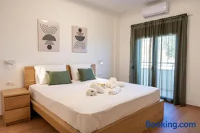 Endless Blue Apartment with Seaview - Image 2