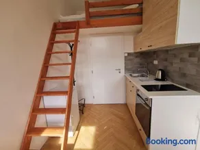 New Petite Studio In Bohemian Suburb - Image 5
