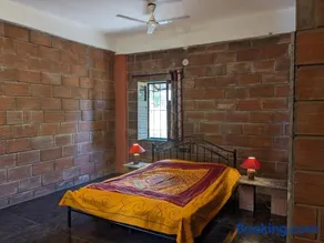 Spacious farmhouse - Image 3