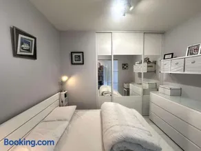 T2 rénové à 100m de la plage avec balcon et parking privé - FR-1-481-181 - Image 3